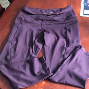 Zyia leggings in plum